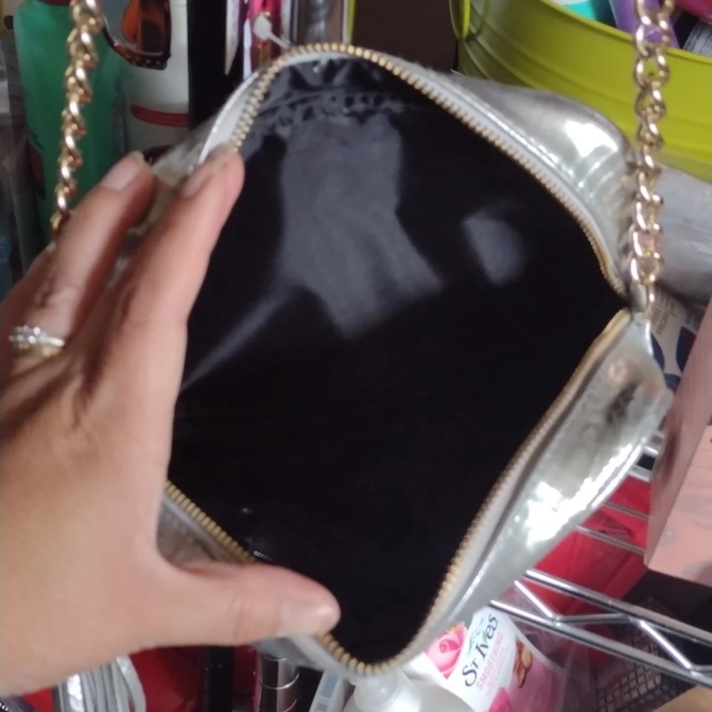 Victoria Secret Silver sling bag - Picture 5 of 7